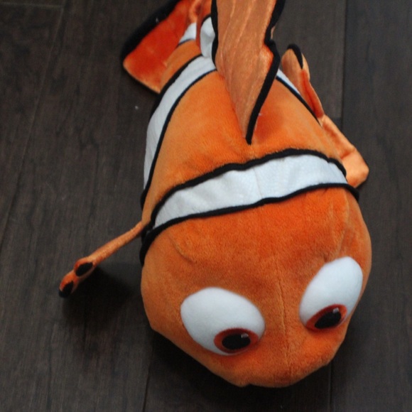Nemo plushy - Picture 7 of 8